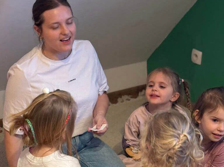 Angielski dla dzieci uczące się dzieci w szkole happy school dla dzieci Legnica