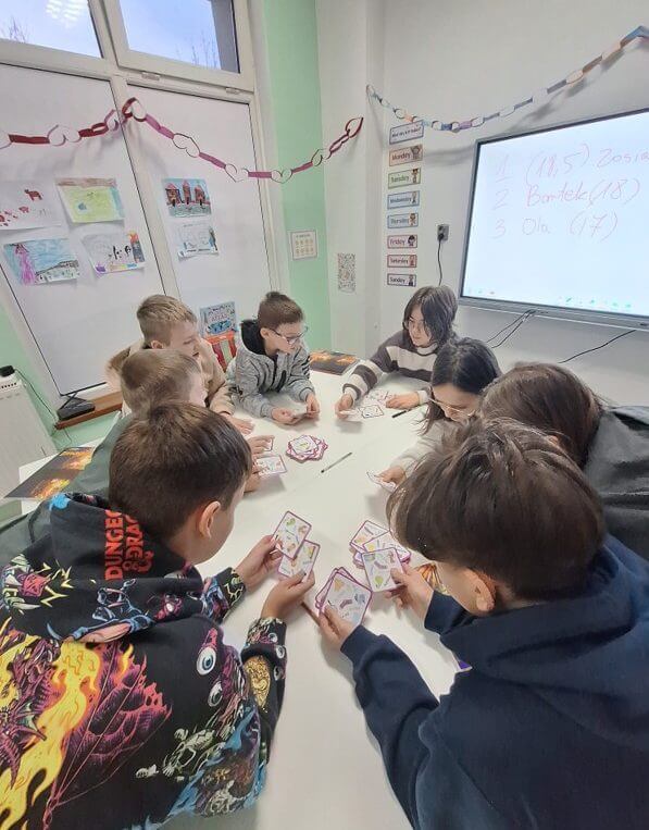 Nauka dzieci angielskiego w szkole a inteligencja dziecka